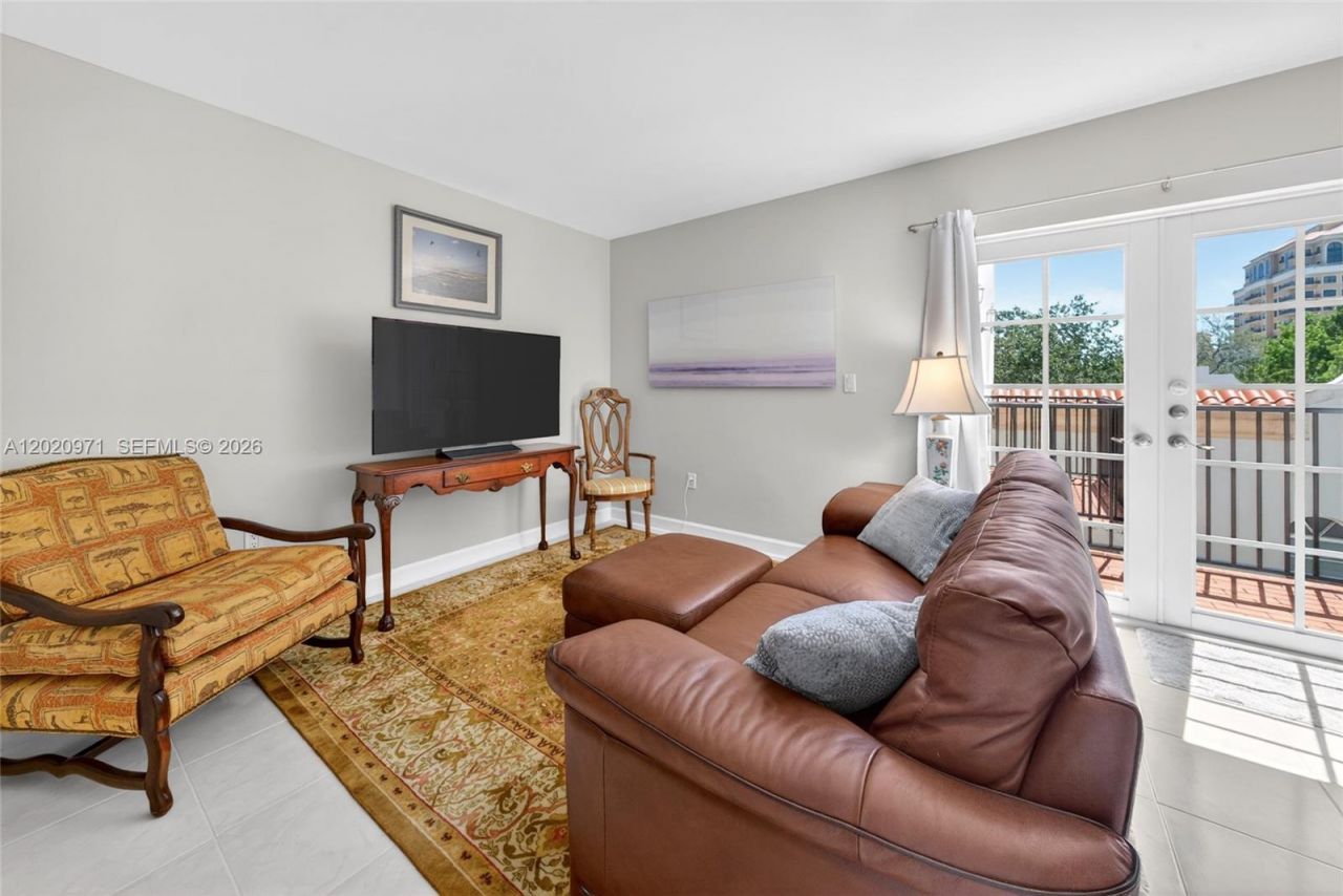 323 Navarre Ave , Unit 403, Coral Gables, FL 33134 Photo