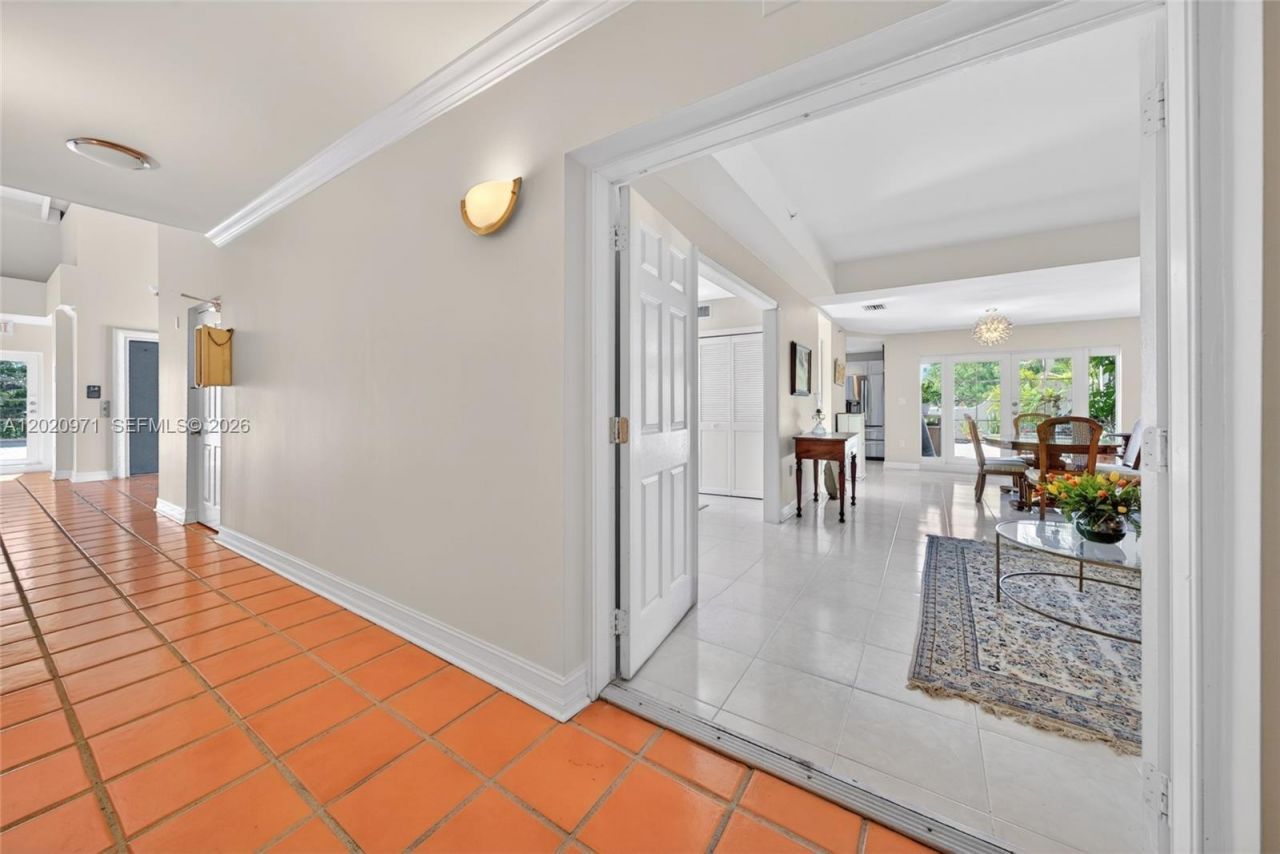 323 Navarre Ave , Unit 403, Coral Gables, FL 33134 Photo