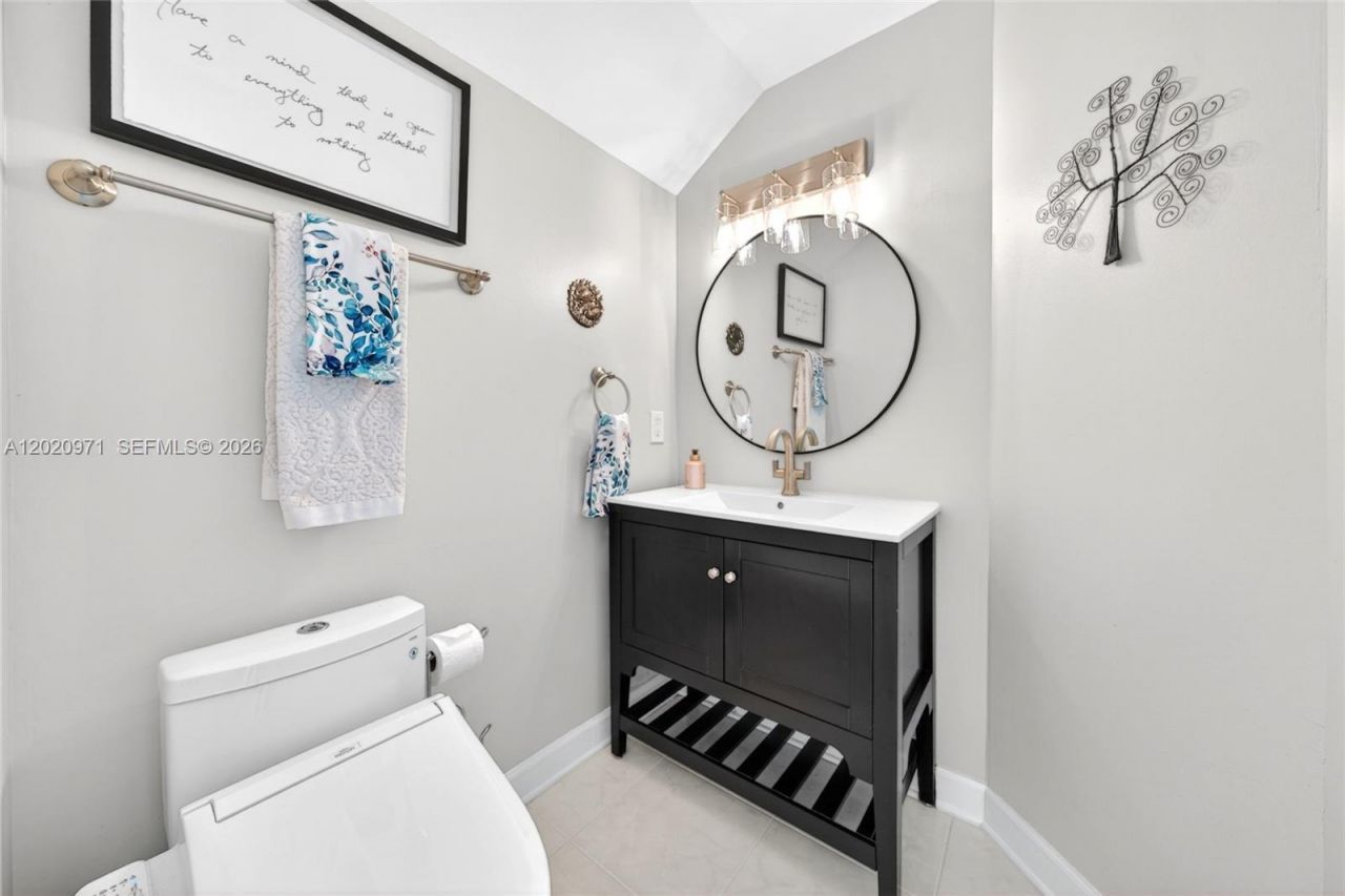 323 Navarre Ave , Unit 403, Coral Gables, FL 33134 Photo