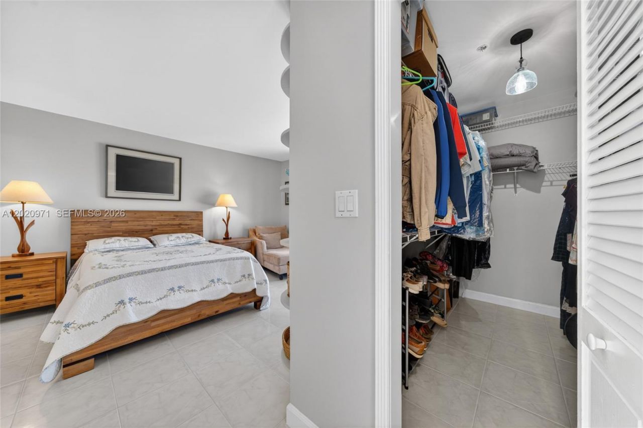 323 Navarre Ave , Unit 403, Coral Gables, FL 33134 Photo