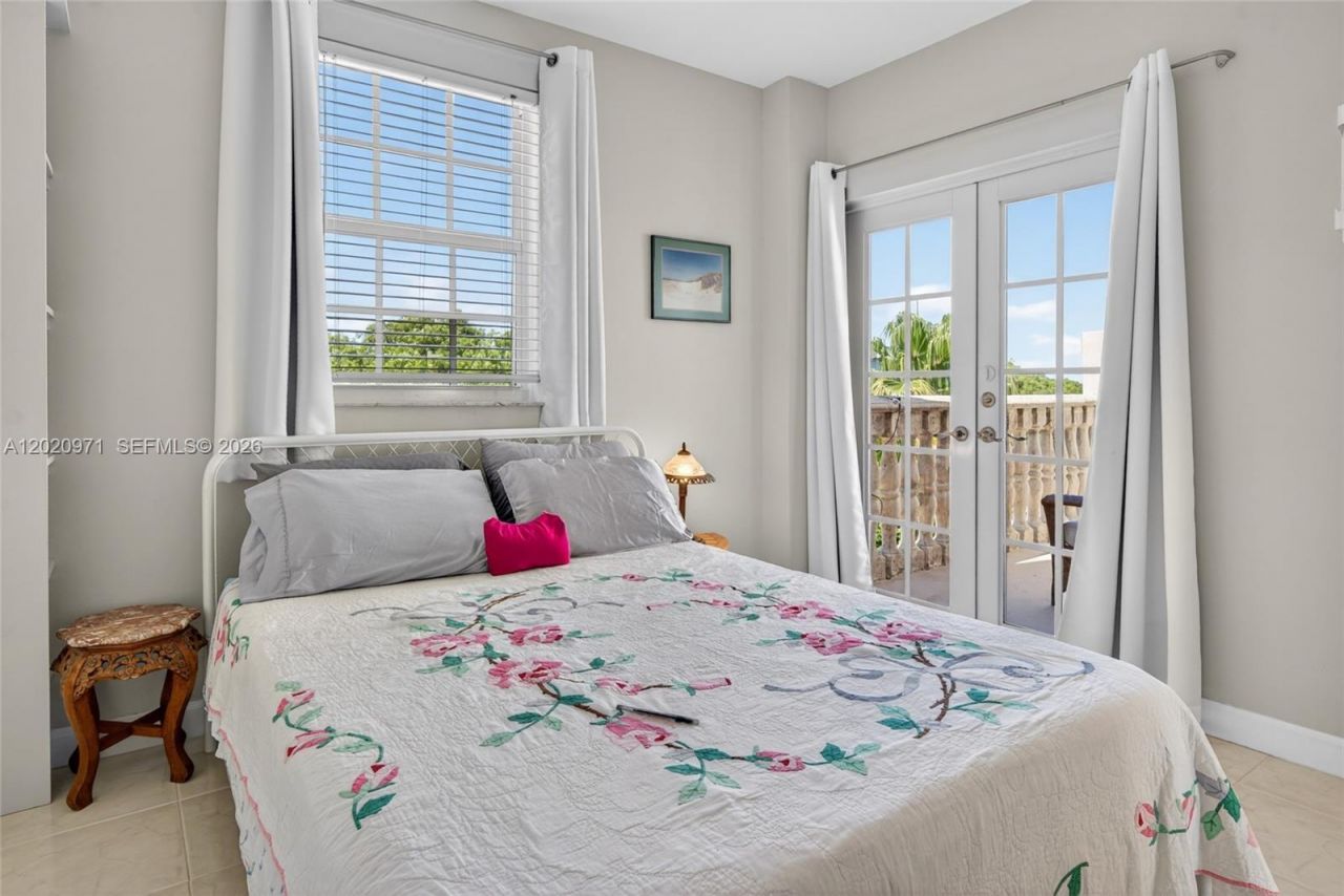 323 Navarre Ave , Unit 403, Coral Gables, FL 33134 Photo