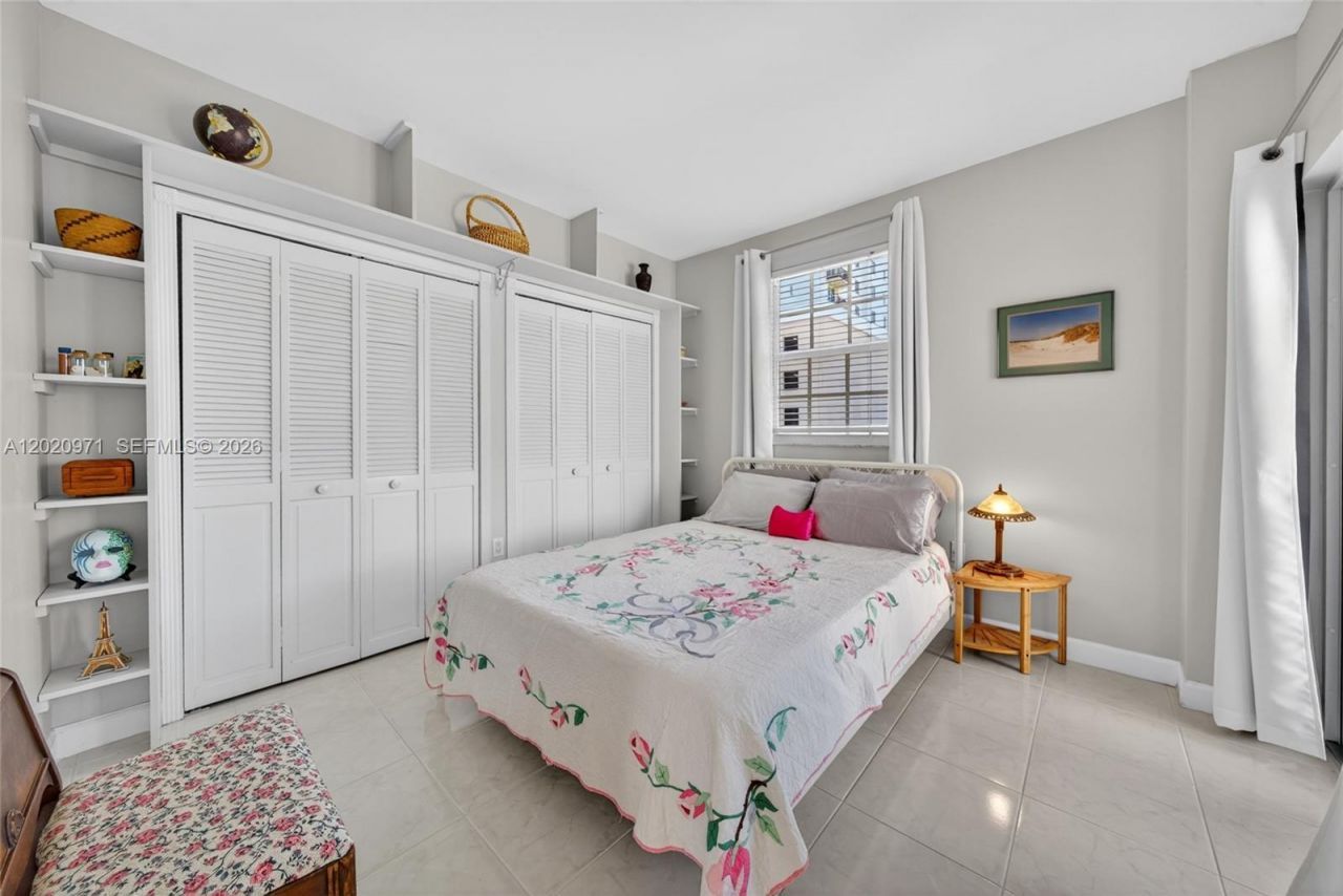 323 Navarre Ave , Unit 403, Coral Gables, FL 33134 Photo