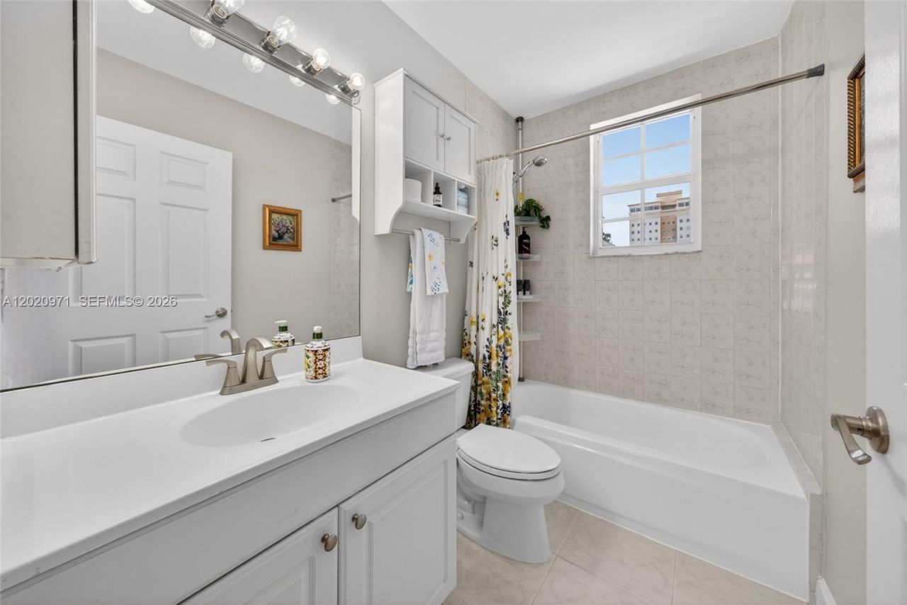 323 Navarre Ave , Unit 403, Coral Gables, FL 33134 Photo