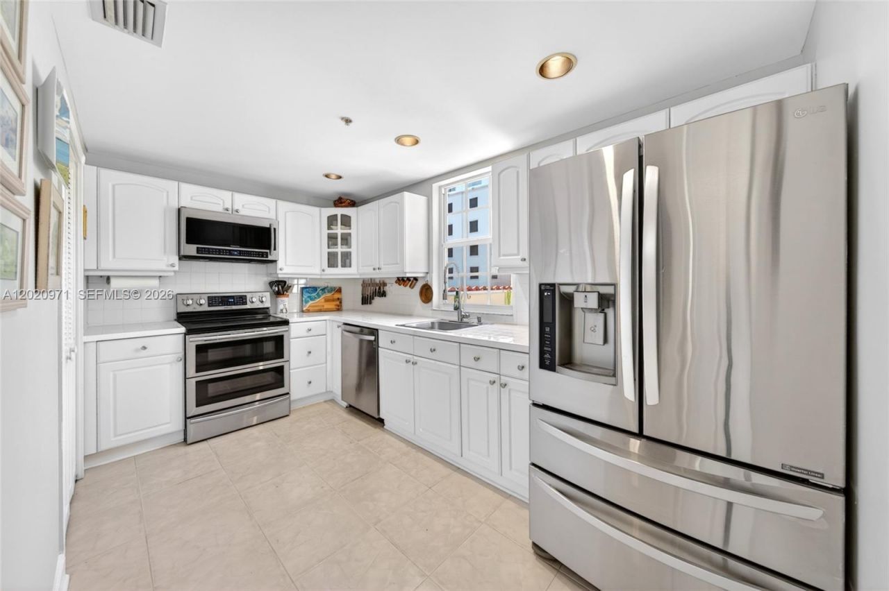 323 Navarre Ave , Unit 403, Coral Gables, FL 33134 Photo
