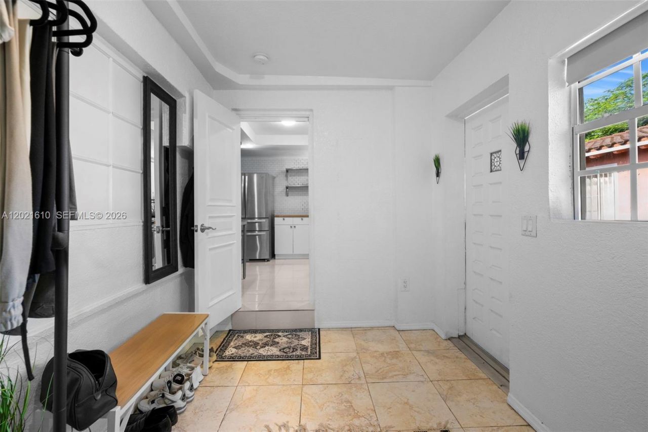 555 NE 73rd St , Miami, FL 33138 Photo