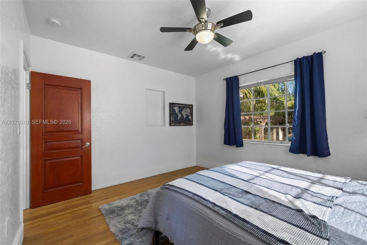 555 NE 73rd St , Miami, FL 33138 Photo