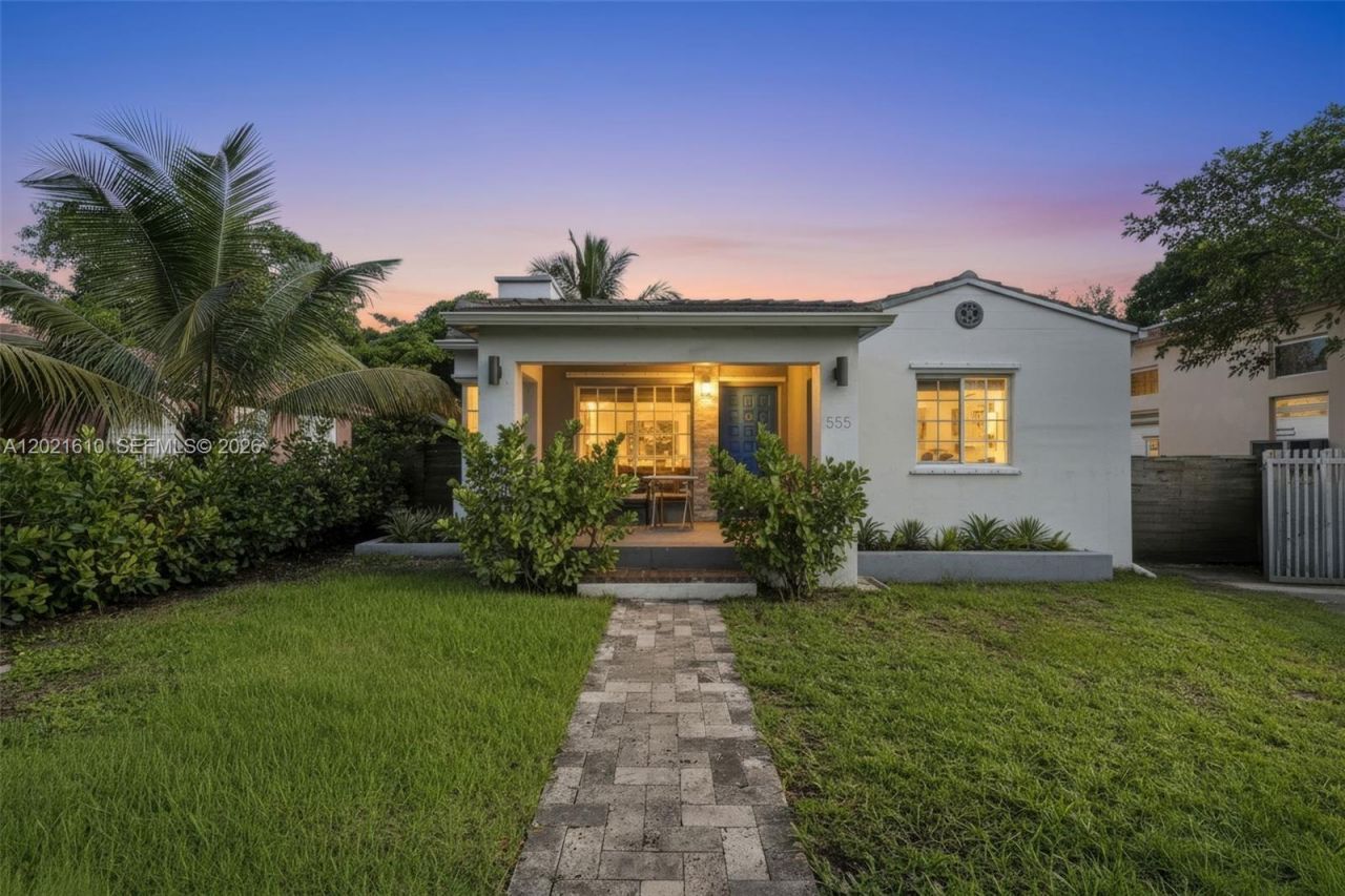 555 NE 73rd St , Miami, FL 33138 Photo