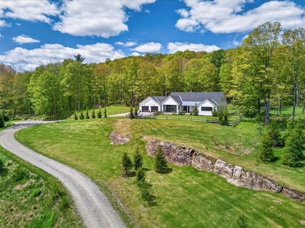7537 Main Street, Manchester, VT 05255