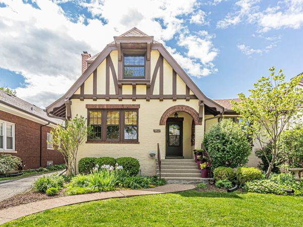 9150 S Hoyne Avenue, Chicago, IL 60643