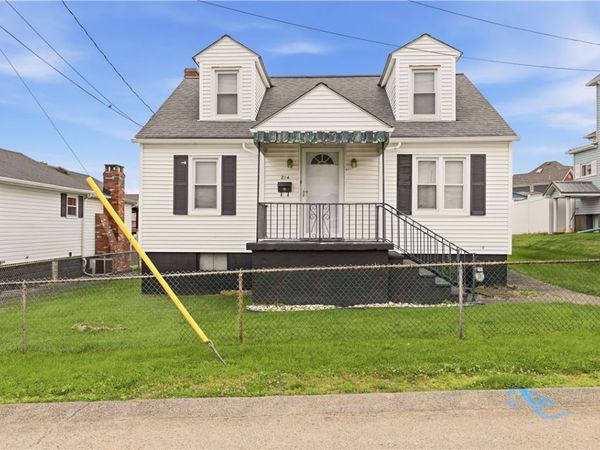 214 S Sycamore St , Mount Pleasant, PA 15666