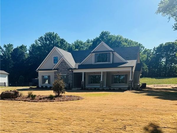 947 Lake Varner Drive , Covington, GA 30014