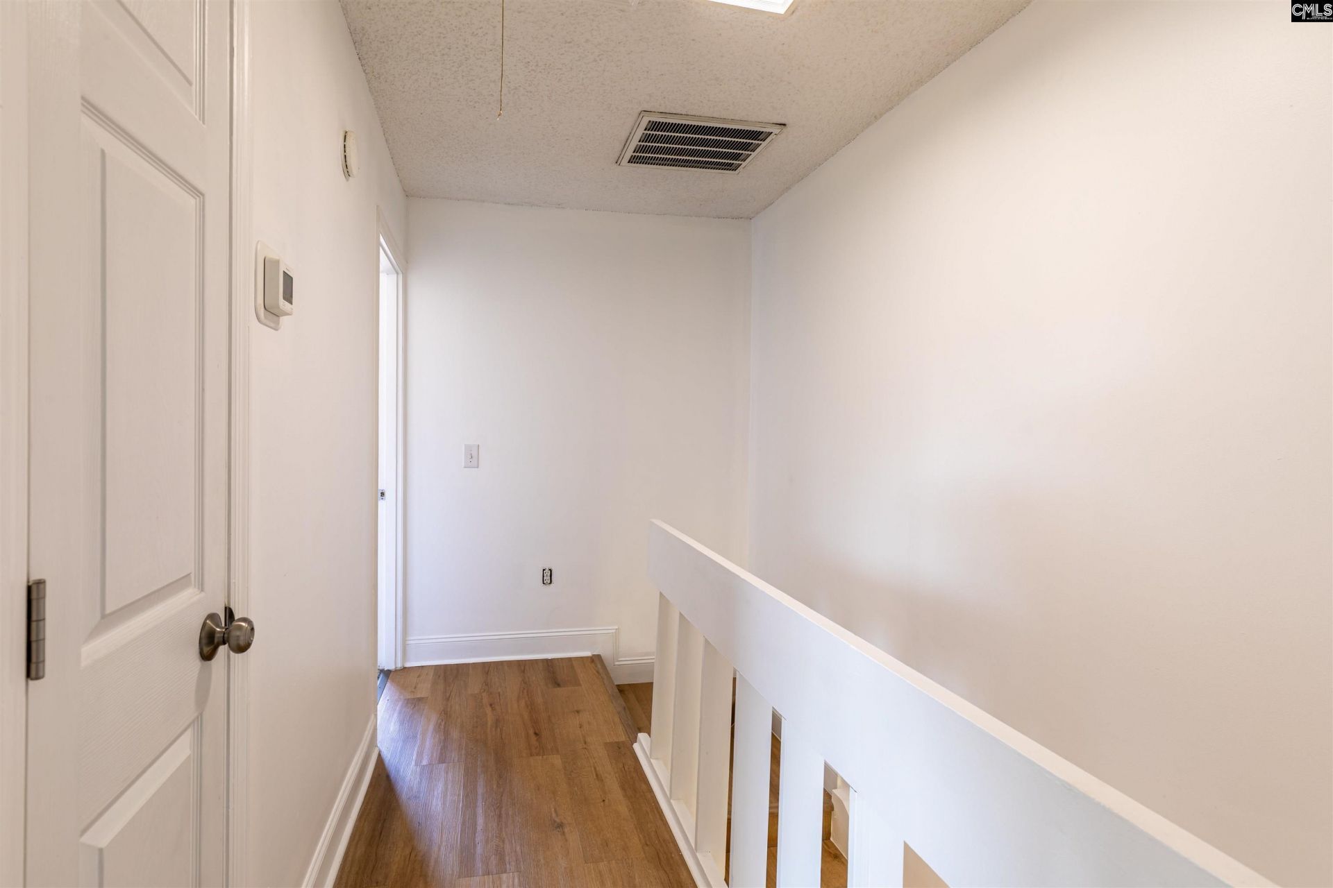 108 Lionsgate Drive Photo 18