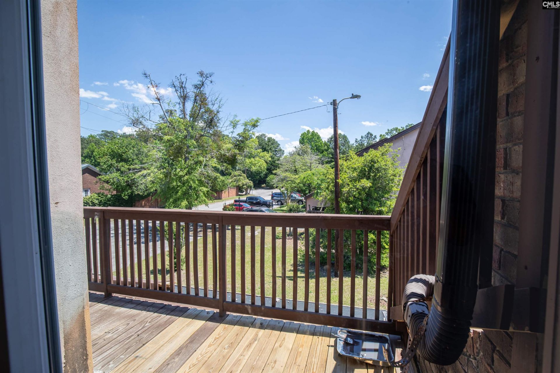108 Lionsgate Drive Photo 22