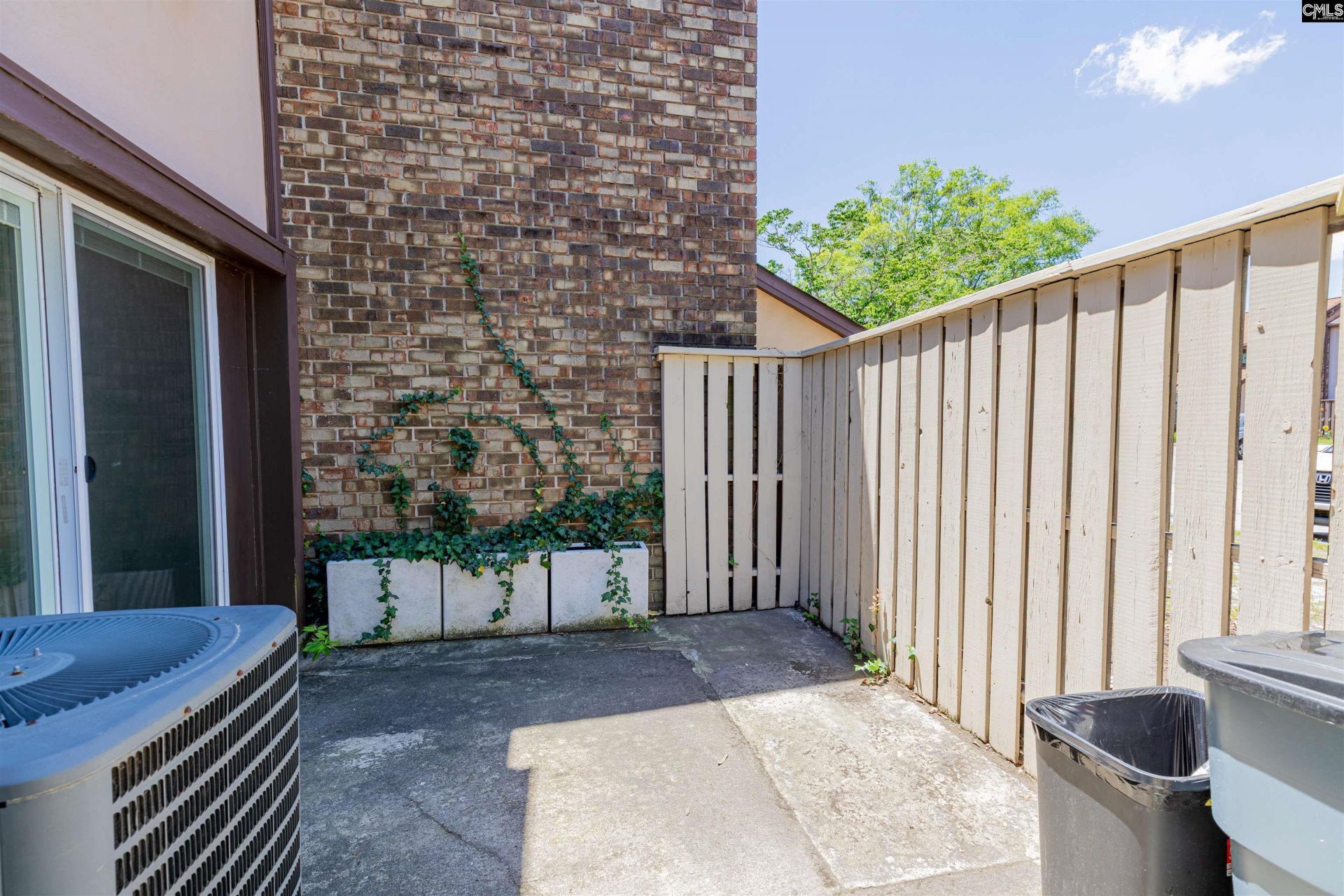 108 Lionsgate Drive Photo 23