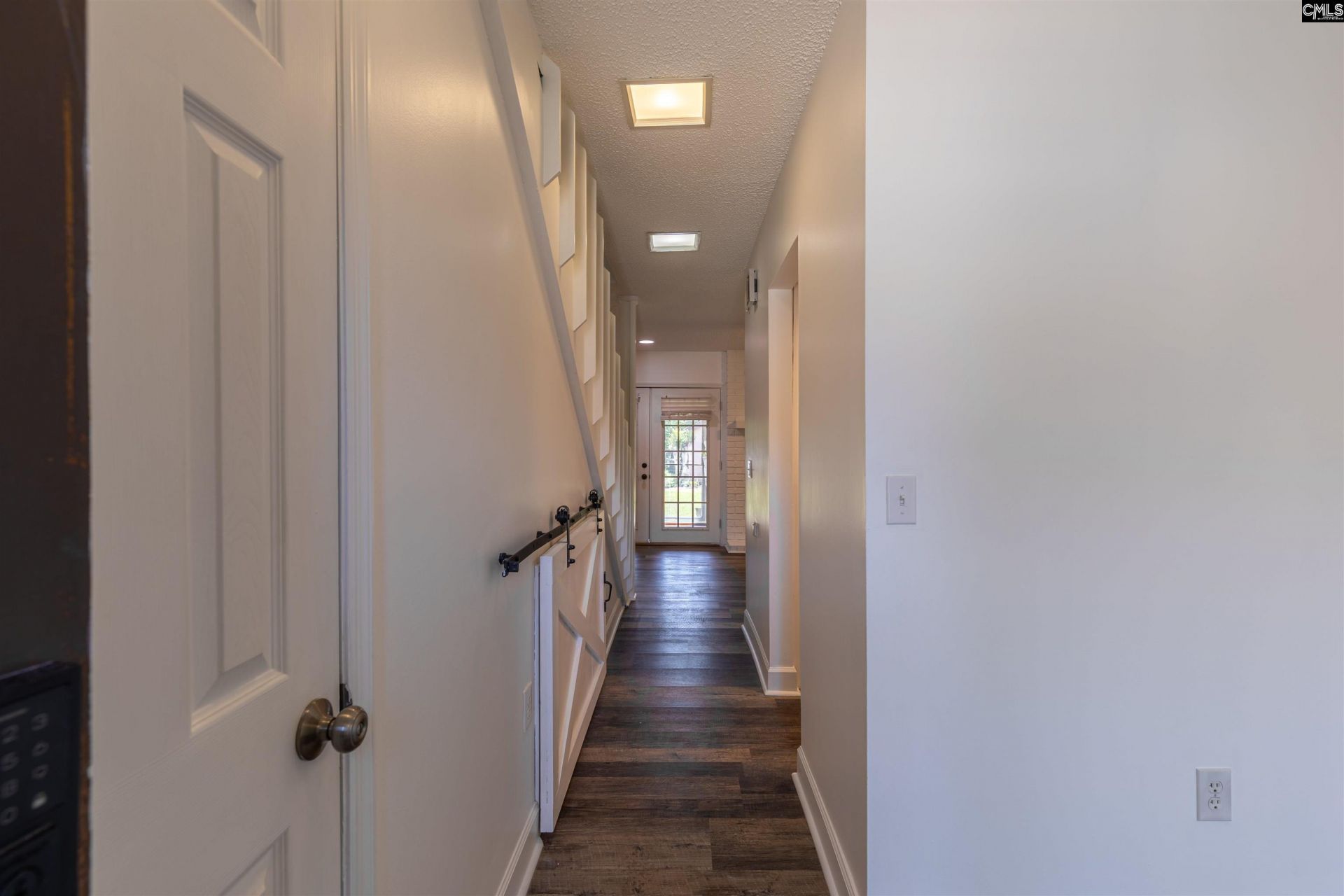 108 Lionsgate Drive Photo 4