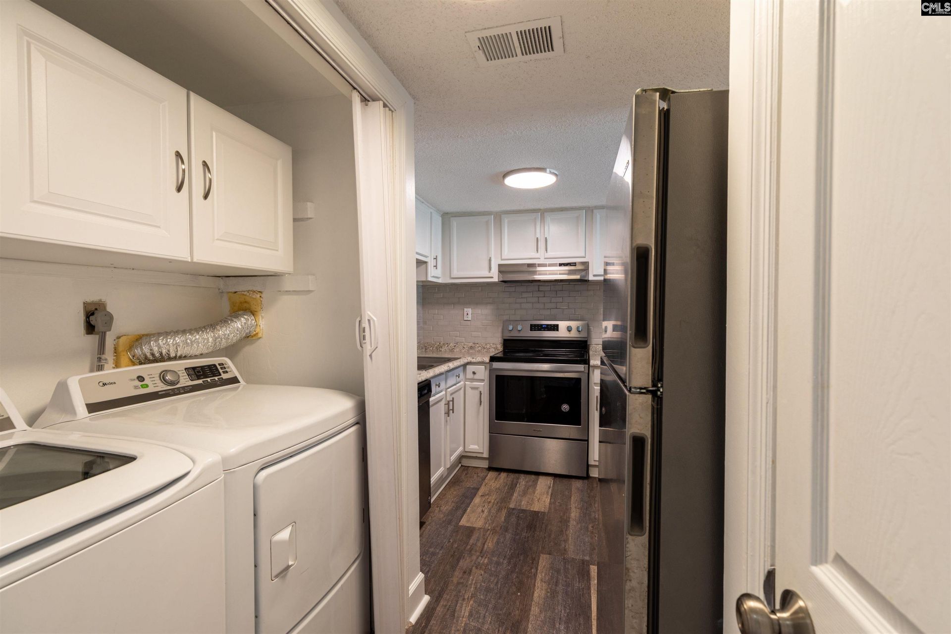 108 Lionsgate Drive Photo 5