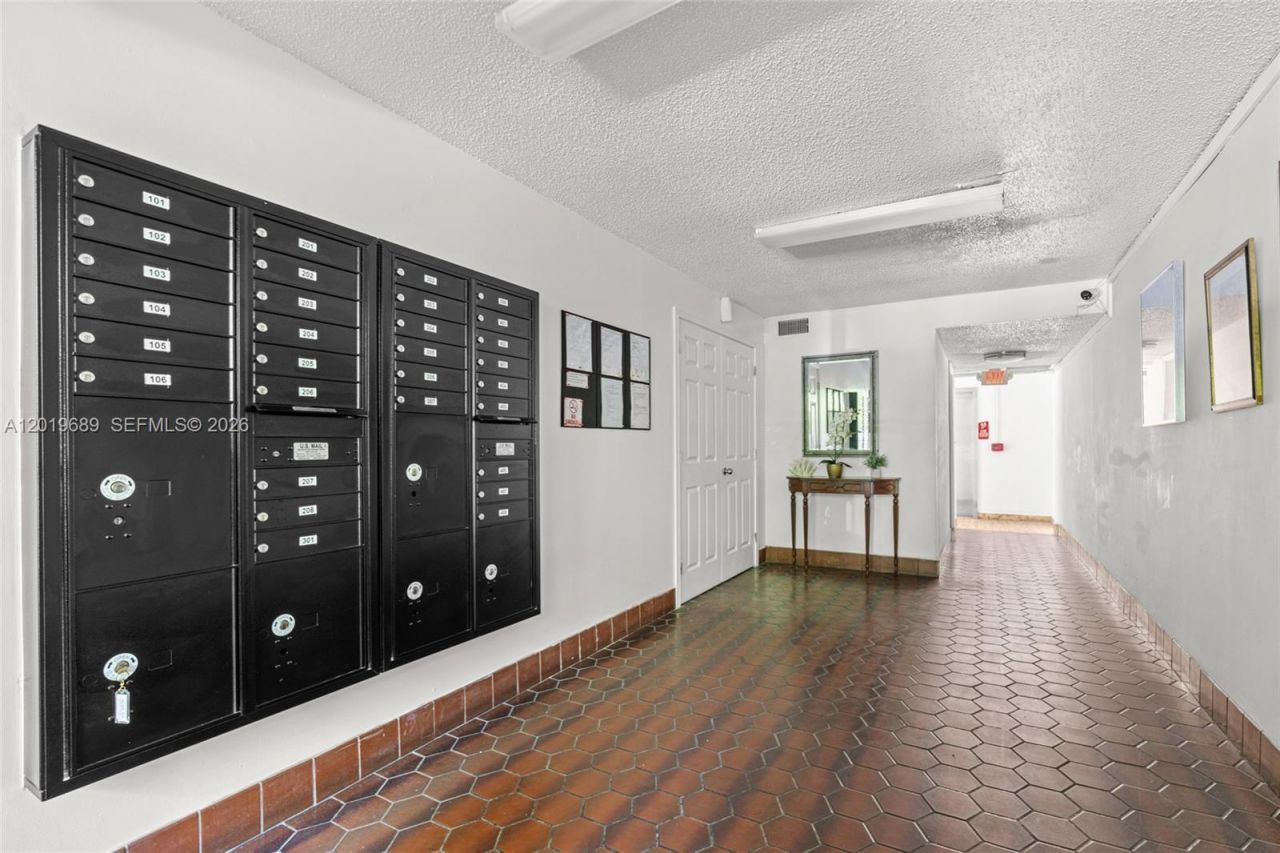 855 Euclid Ave , Unit 402, Miami Beach, FL 33139 Photo