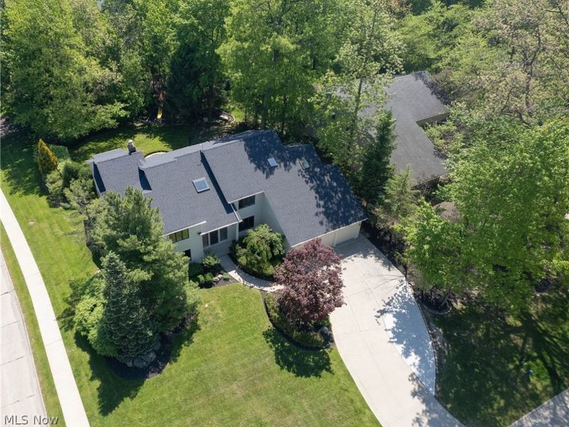 3939 Beechmont Trail, Orange, OH 44122 Photo 3