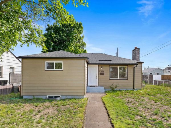 2304 E Rockwell Ave, Spokane, WA 99207