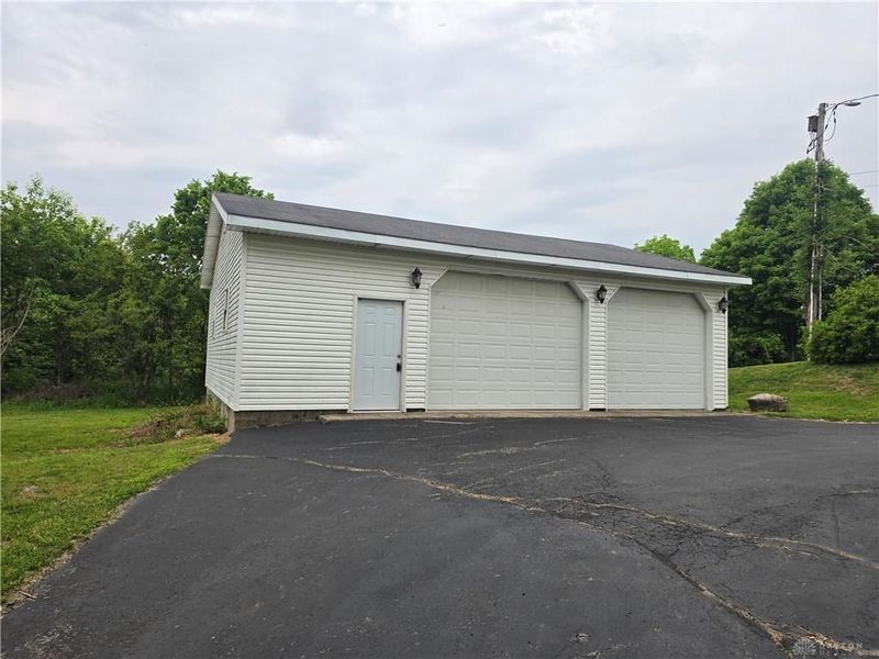 7915 W Greenbush Road, West Elkton, OH 45064 Photo 12