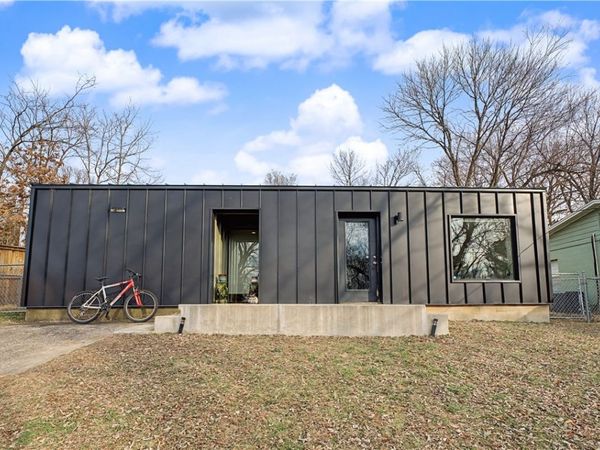 560 N Fallin Avenue , Fayetteville, AR 72701