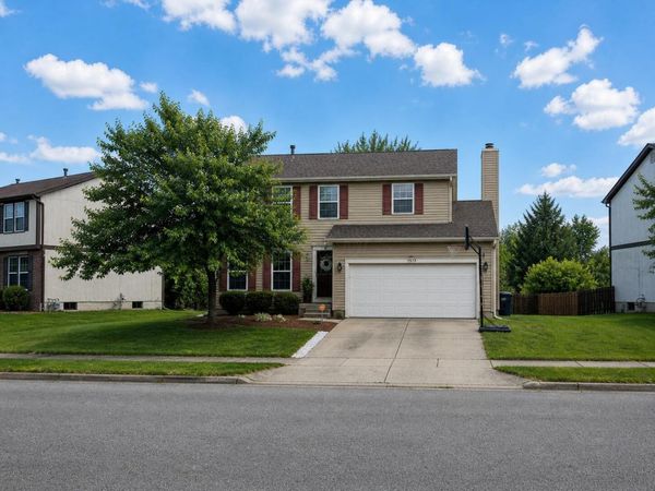 7573 Harbour Town Drive , Pickerington, OH 43147