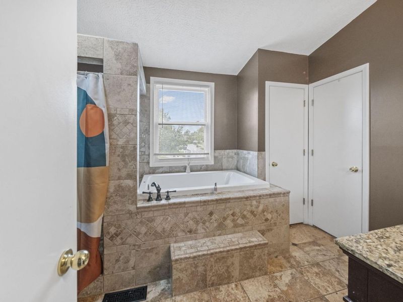 7573 Harbour Town Drive, Pickerington, OH 43147 Photo 18