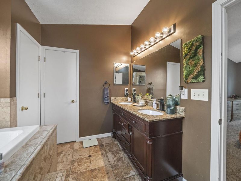 7573 Harbour Town Drive, Pickerington, OH 43147 Photo 19