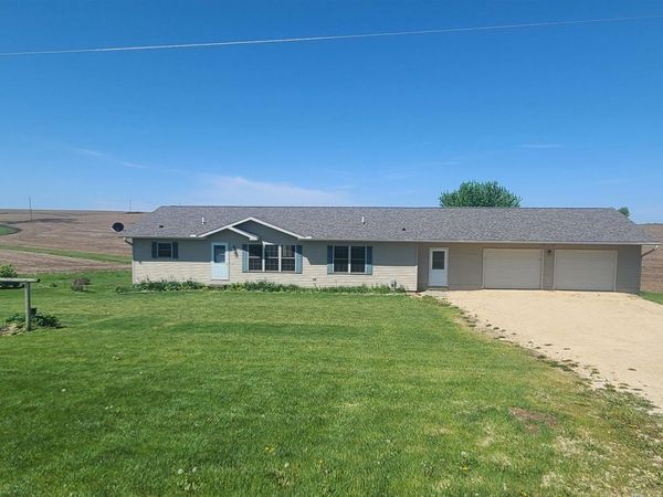 14823 Spook Cave Road, McGregor, IA 52157