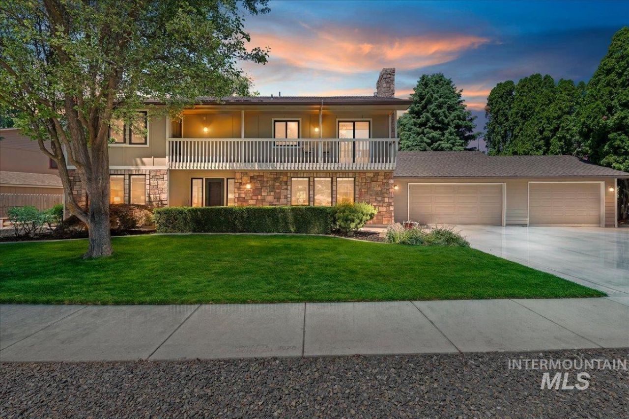 599 N Pebble Beach Way, Eagle, ID 83616 Main Photo