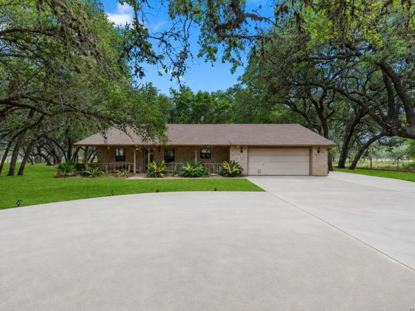 13665 Fm 775, Floresville, TX 78114