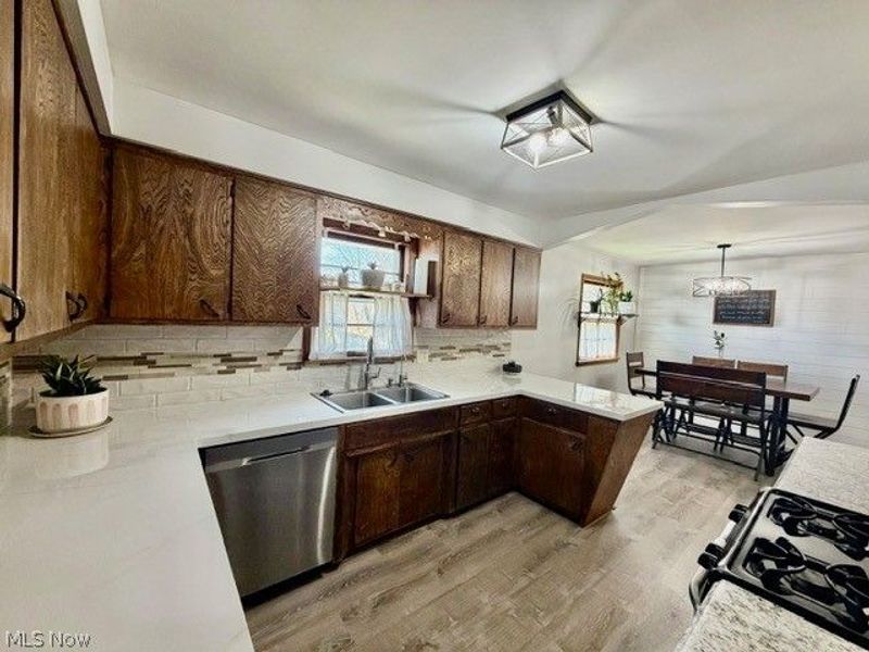 1264 Everbright Drive , Uniontown, OH 44685 Photo 5