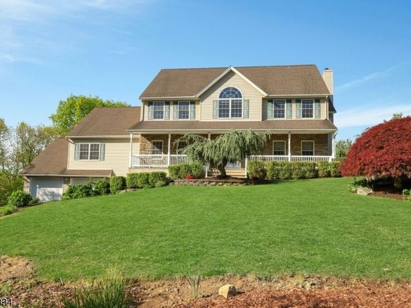 8 Buena Vista Dr, Ringwood, NJ 07456