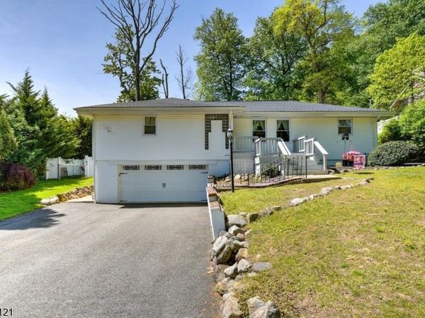 77 Marion Ave, Butler, NJ 07405