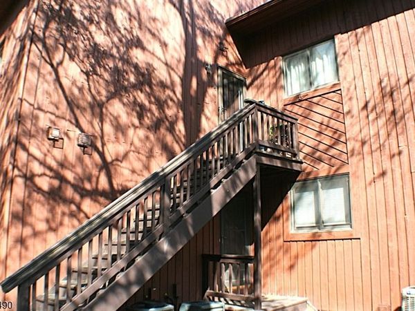 4 Augusta Dr, Vernon, NJ 07462