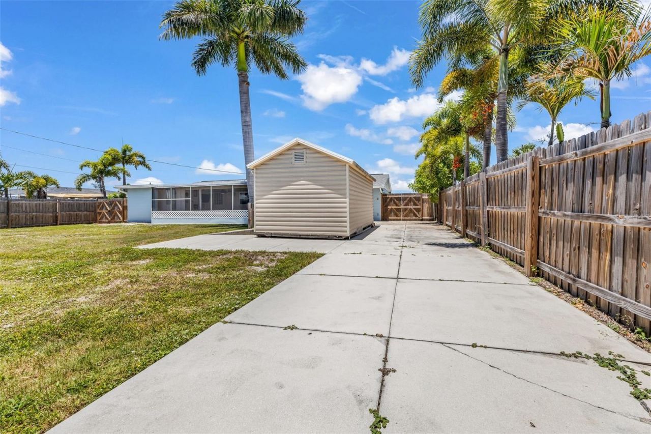 433 Glenridge Avenue Nw, Port Charlotte, FL 33952 Photo