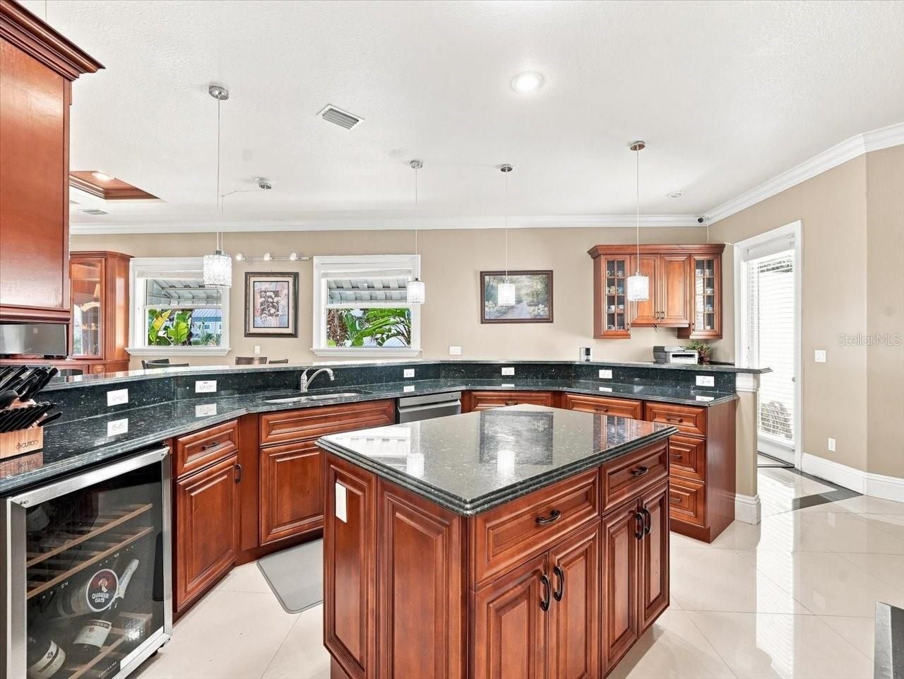 12006 Waterside Court, Tampa, FL 33612 Photo