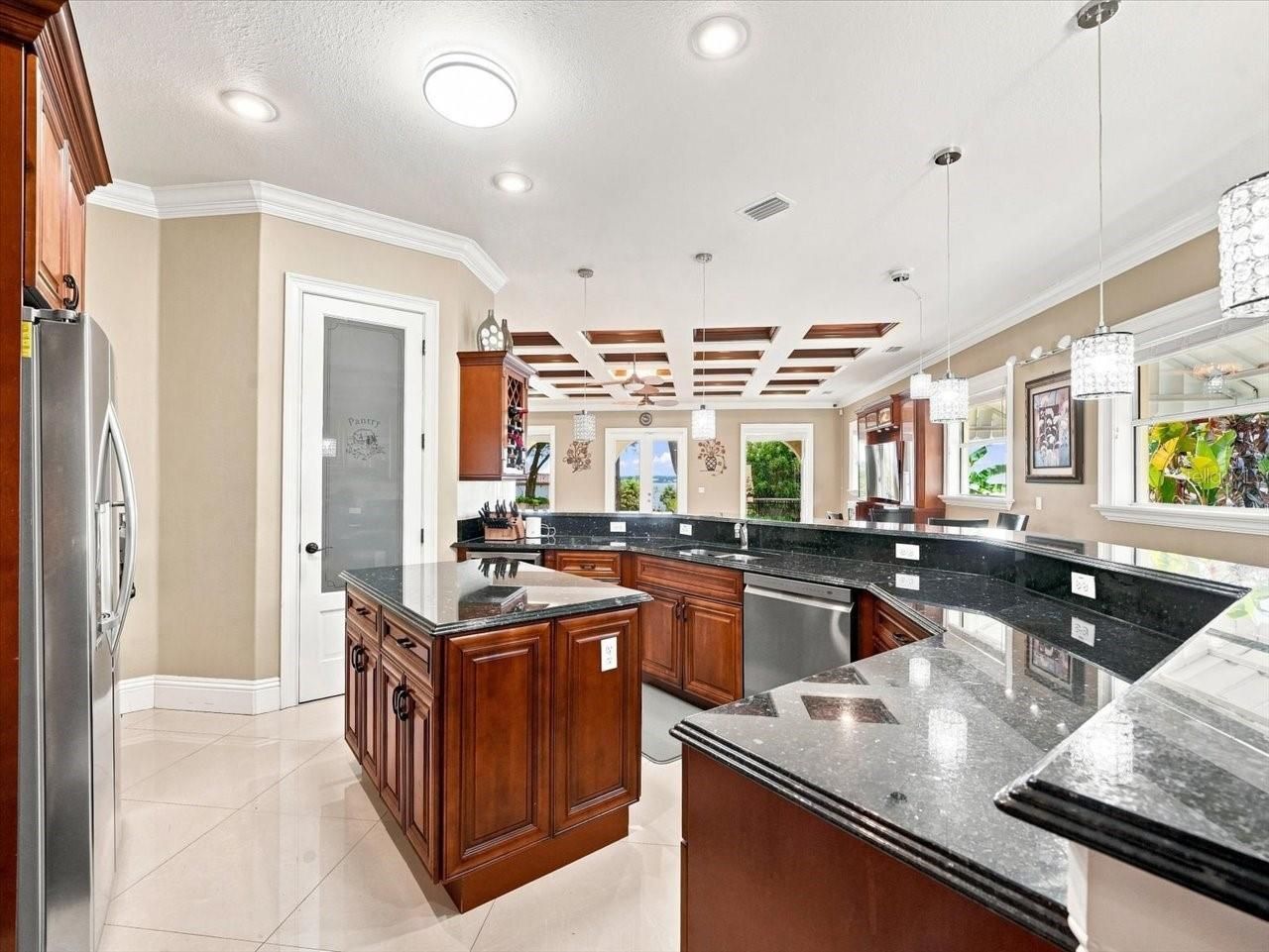 12006 Waterside Court, Tampa, FL 33612 Photo