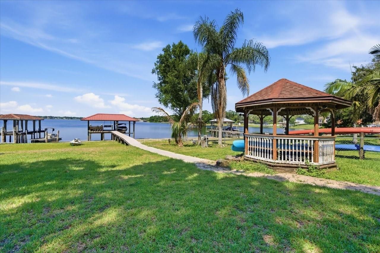 12006 Waterside Court, Tampa, FL 33612 Photo