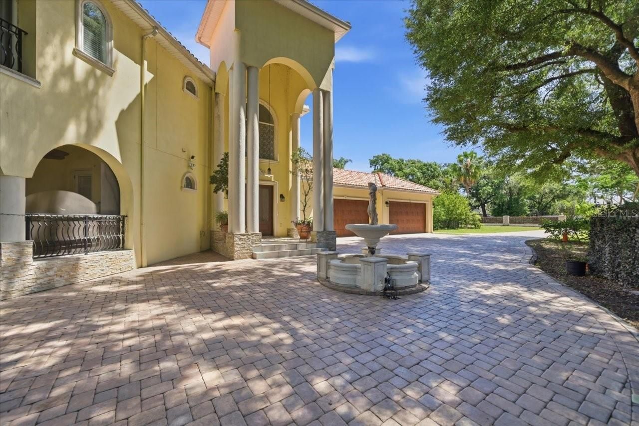 12006 Waterside Court, Tampa, FL 33612 Photo