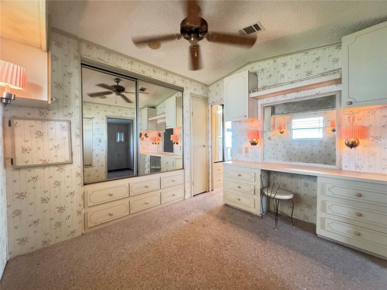 35220 Dodie Drive, Unit 13, Zephyrhills, FL 33541 Photo