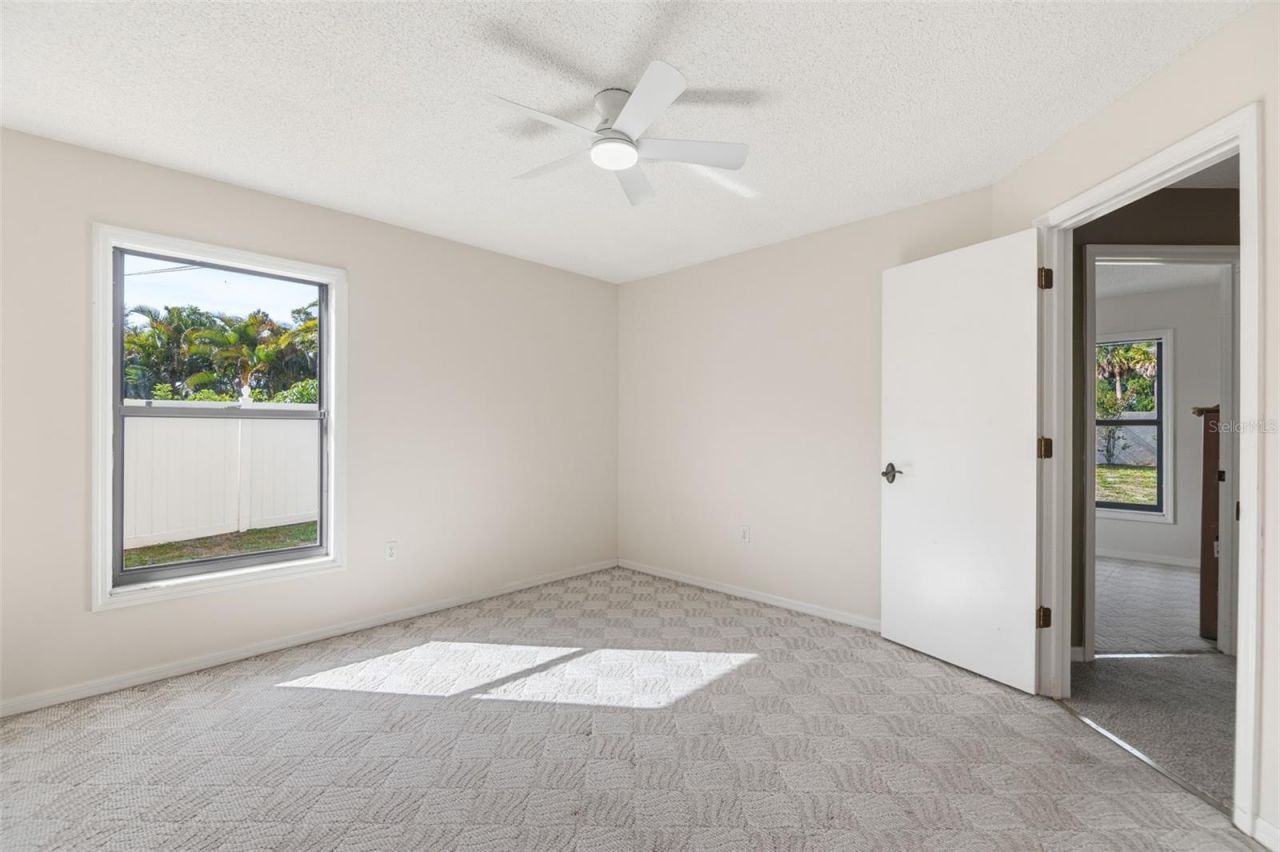 8432 Palm Lakes Court, Sarasota, FL 34243 Photo