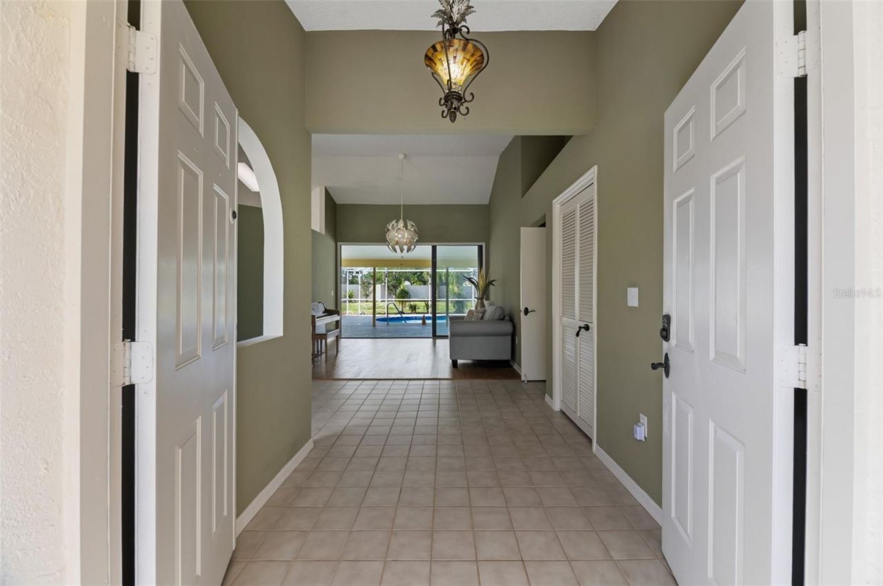 8432 Palm Lakes Court, Sarasota, FL 34243 Photo