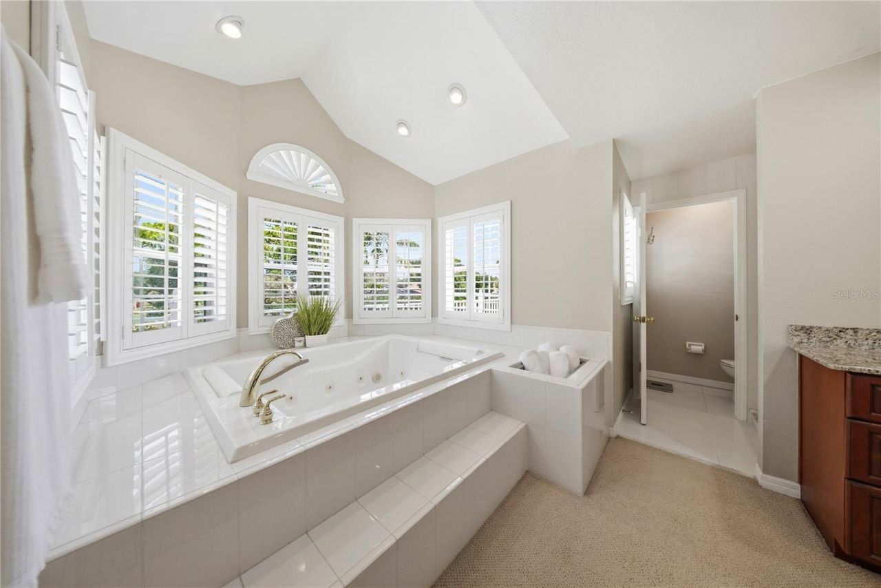 833 Marco Drive Ne, Saint Petersburg, FL 33702 Photo