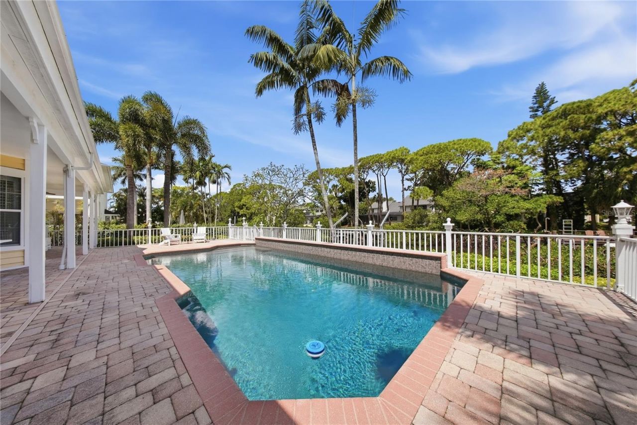 833 Marco Drive Ne, Saint Petersburg, FL 33702 Photo