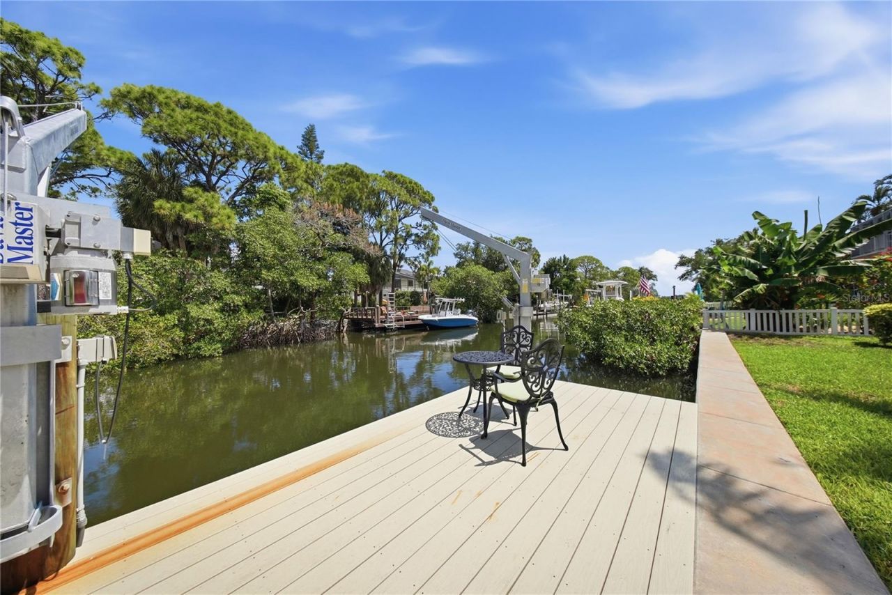 833 Marco Drive Ne, Saint Petersburg, FL 33702 Photo