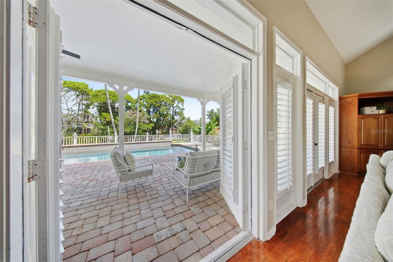 833 Marco Drive Ne, Saint Petersburg, FL 33702 Photo