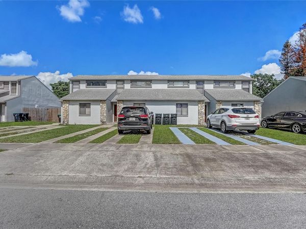 2719 HUNT CLUB LANE , ORLANDO, FL 32826
