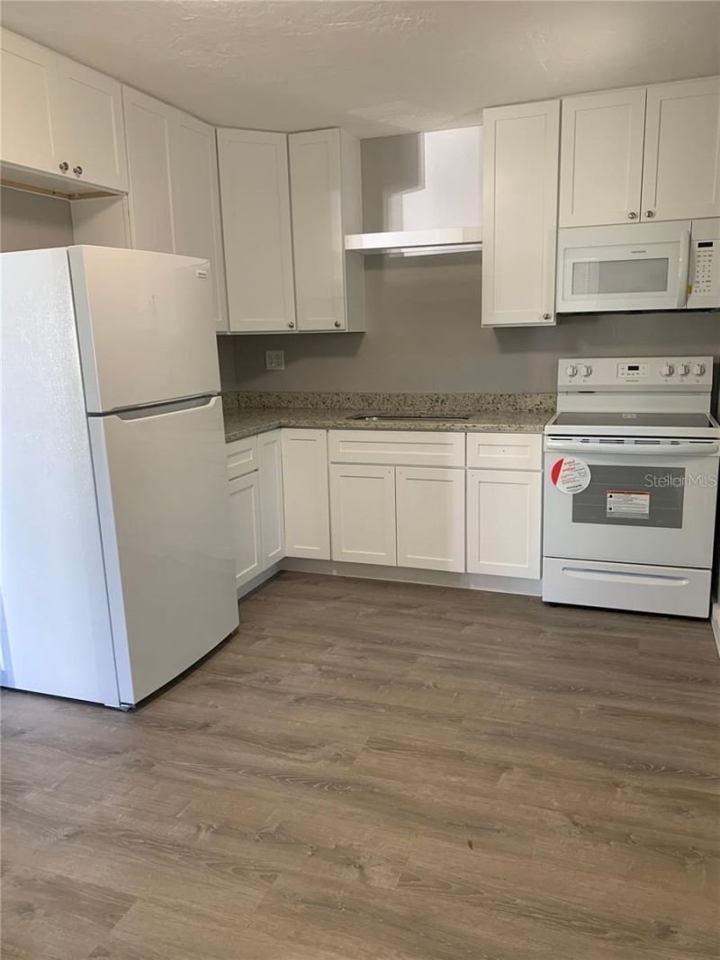 832 20th Avenue S, Unit 830, Saint Petersburg, FL 33705 Photo