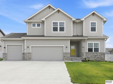 10907 Windward Avenue , Papillion, NE 68046